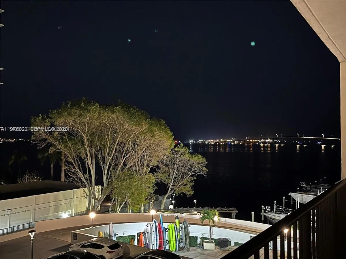 1865 Brickell Ave A406, Miami, Florida 33129, Miami, Florida 33129, 1 Bedroom Bedrooms, ,1 BathroomBathrooms,Residential Lease,For Rent,1865 Brickell Ave A406, Miami, Florida 33129,A11978820