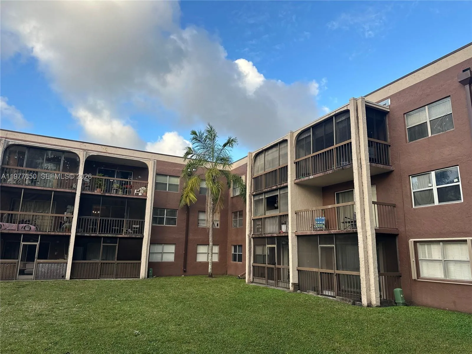7000 Nova Dr 205e, Davie, Florida 33317, Davie, Florida 33317, 2 Bedrooms Bedrooms, ,2 BathroomsBathrooms,Residential,For Sale,7000 Nova Dr 205e, Davie, Florida 33317,A11977850