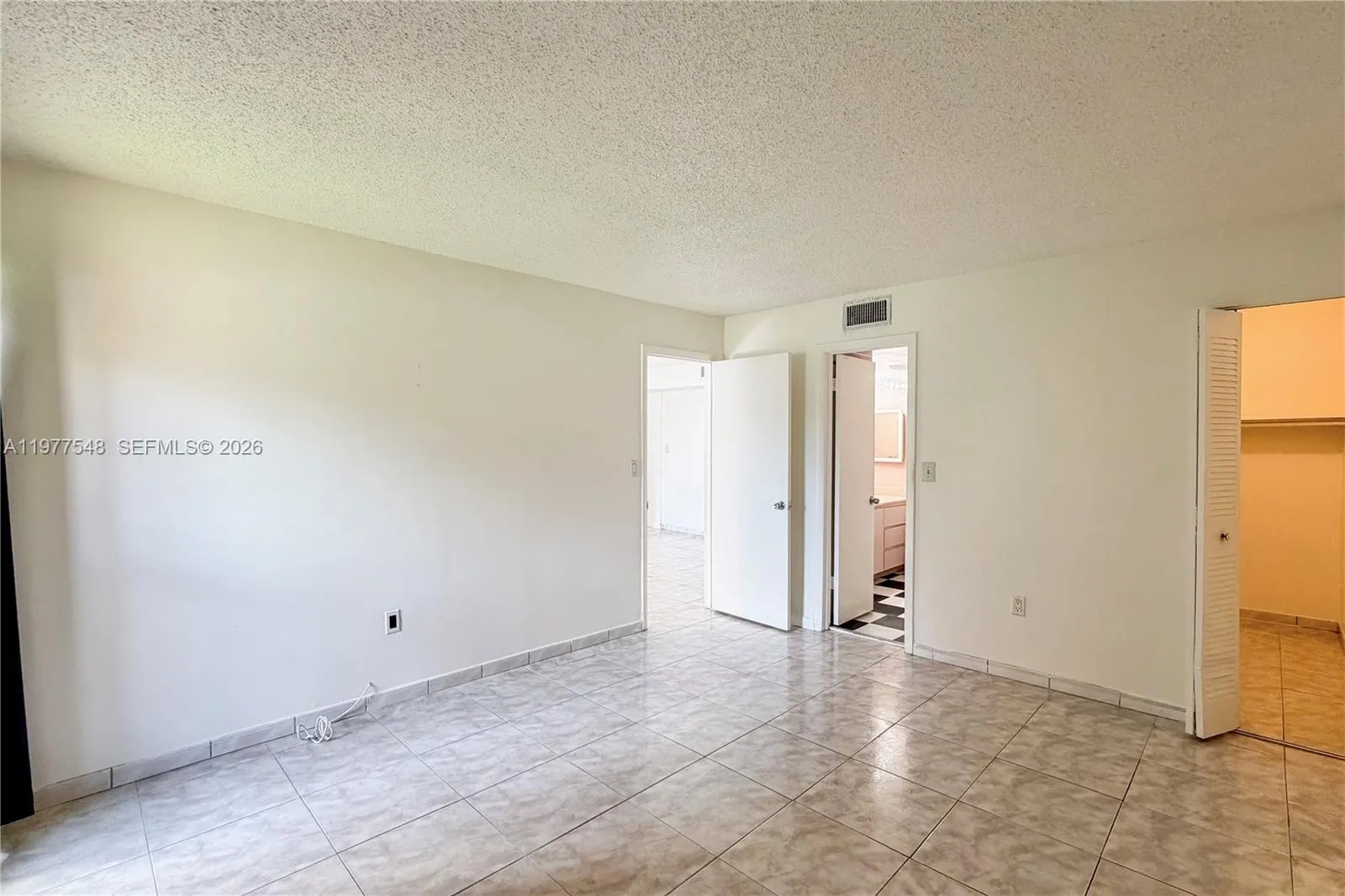 4803 Nw 7th St 105-14, Miami, Florida 33126, Miami, Florida 33126, 2 Bedrooms Bedrooms, ,2 BathroomsBathrooms,Residential Lease,For Rent,4803 Nw 7th St 105-14, Miami, Florida 33126,A11977548