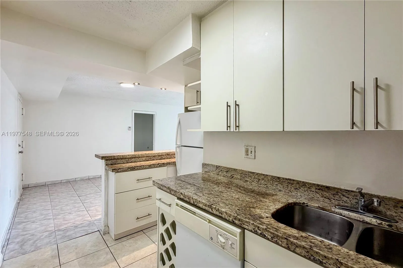 4803 Nw 7th St 105-14, Miami, Florida 33126, Miami, Florida 33126, 2 Bedrooms Bedrooms, ,2 BathroomsBathrooms,Residential Lease,For Rent,4803 Nw 7th St 105-14, Miami, Florida 33126,A11977548