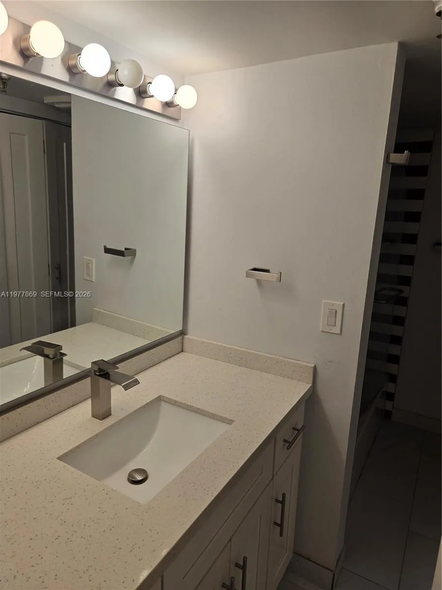 Sunny Isles Beach, Florida 33160, ,1 BathroomBathrooms,Residential,For Sale,A11977869