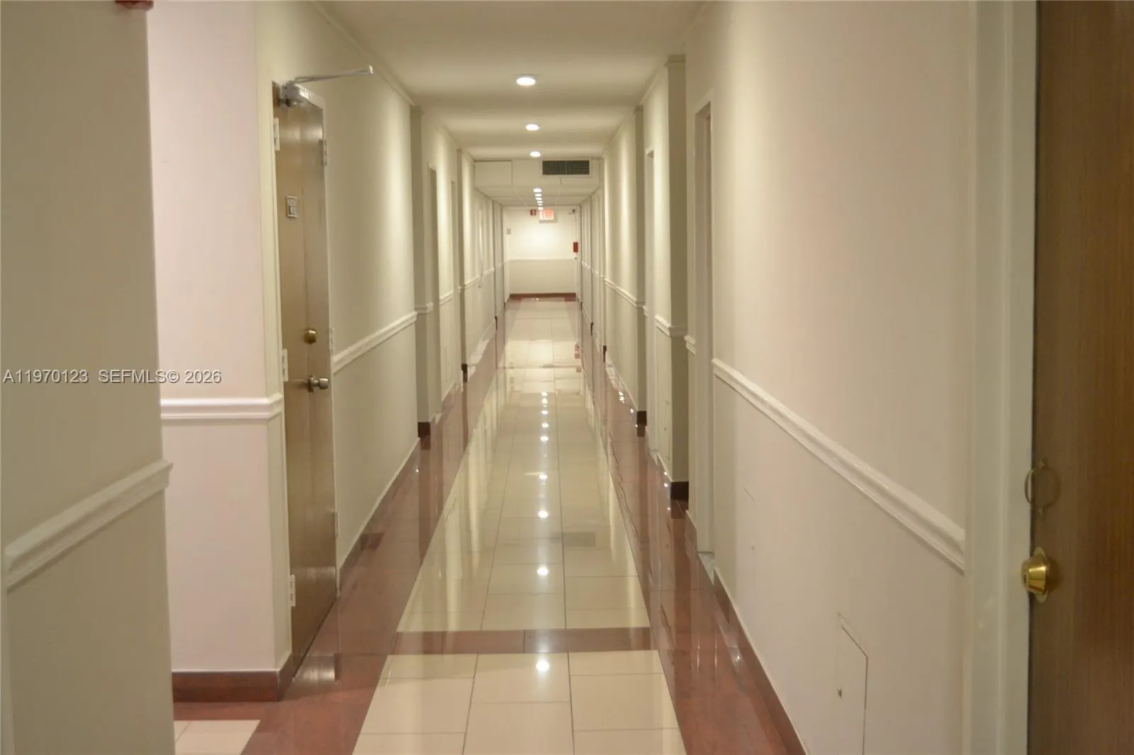 2899 Collins Ave 440, Miami Beach, Florida 33140, Miami Beach, Florida 33140, ,1 BathroomBathrooms,Residential Lease,For Rent,2899 Collins Ave 440, Miami Beach, Florida 33140,A11970123