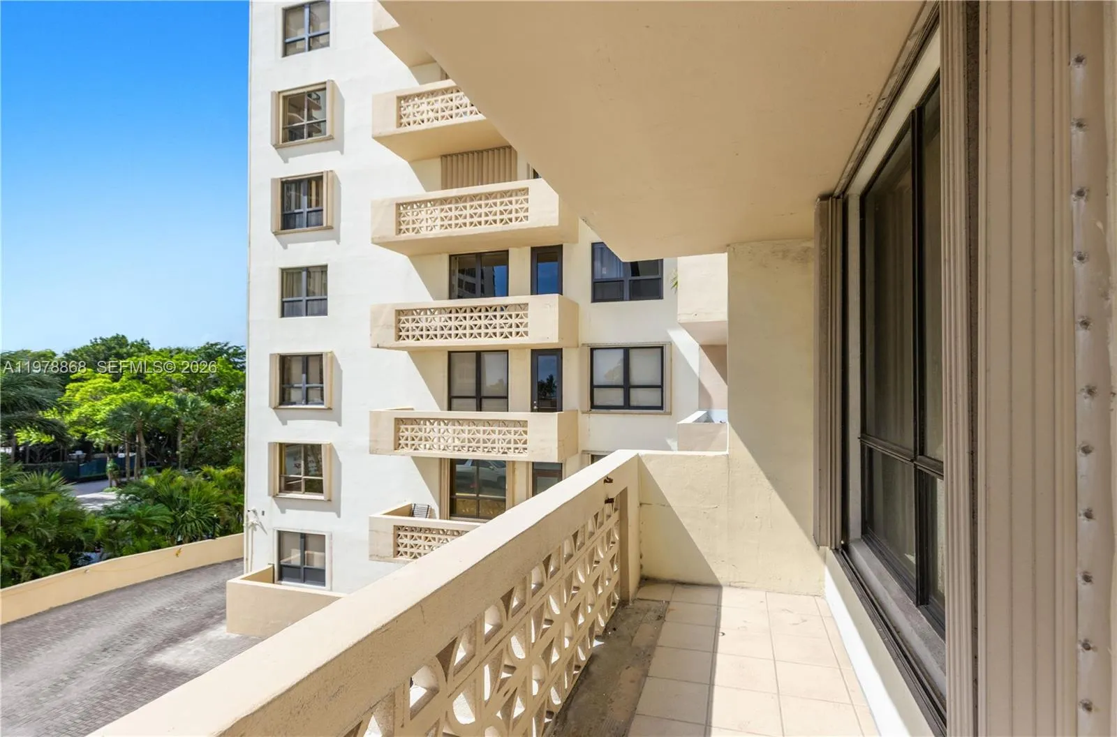 10185 Collins Ave 410, Bal Harbour, Florida 33154, Bal Harbour, Florida 33154, 1 Bedroom Bedrooms, ,1 BathroomBathrooms,Residential,For Sale,10185 Collins Ave 410, Bal Harbour, Florida 33154,A11978868