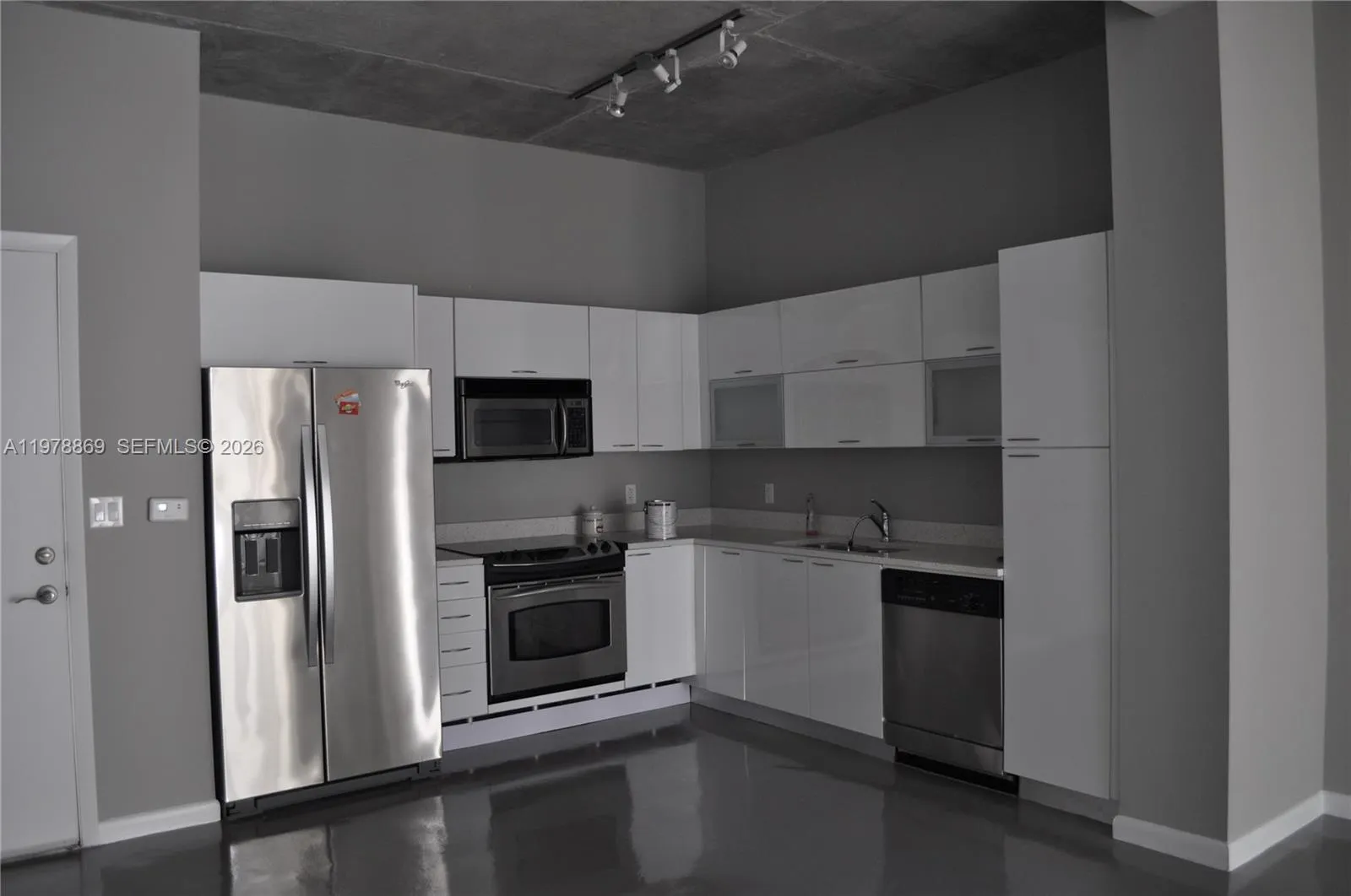 234 Ne 3rd St 908, Miami, Florida 33132, Miami, Florida 33132, 1 Bedroom Bedrooms, ,1 BathroomBathrooms,Residential Lease,For Rent,234 Ne 3rd St 908, Miami, Florida 33132,A11978869
