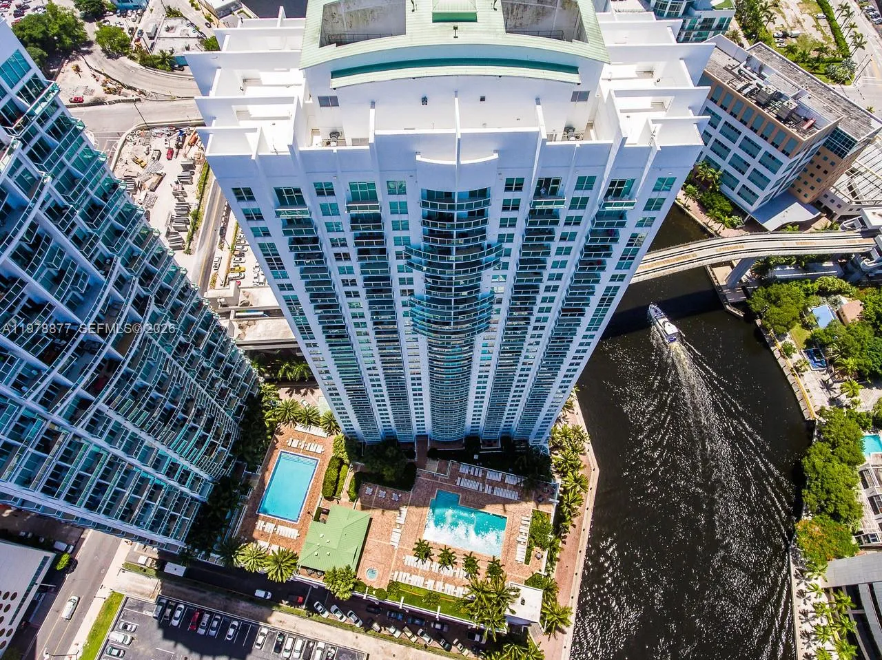 31 Se 5th St 407, Miami, Florida 33131, Miami, Florida 33131, 1 Bedroom Bedrooms, ,1 BathroomBathrooms,Residential Lease,For Rent,31 Se 5th St 407, Miami, Florida 33131,A11978877