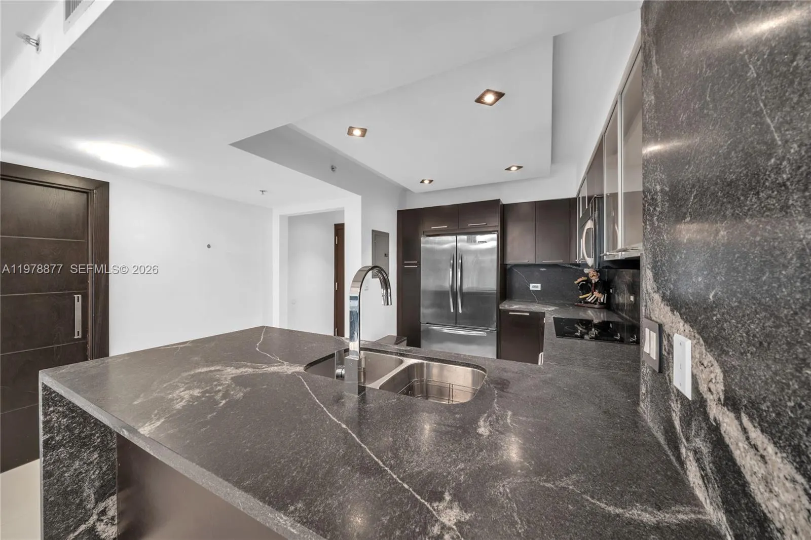 31 Se 5th St 407, Miami, Florida 33131, Miami, Florida 33131, 1 Bedroom Bedrooms, ,1 BathroomBathrooms,Residential Lease,For Rent,31 Se 5th St 407, Miami, Florida 33131,A11978877