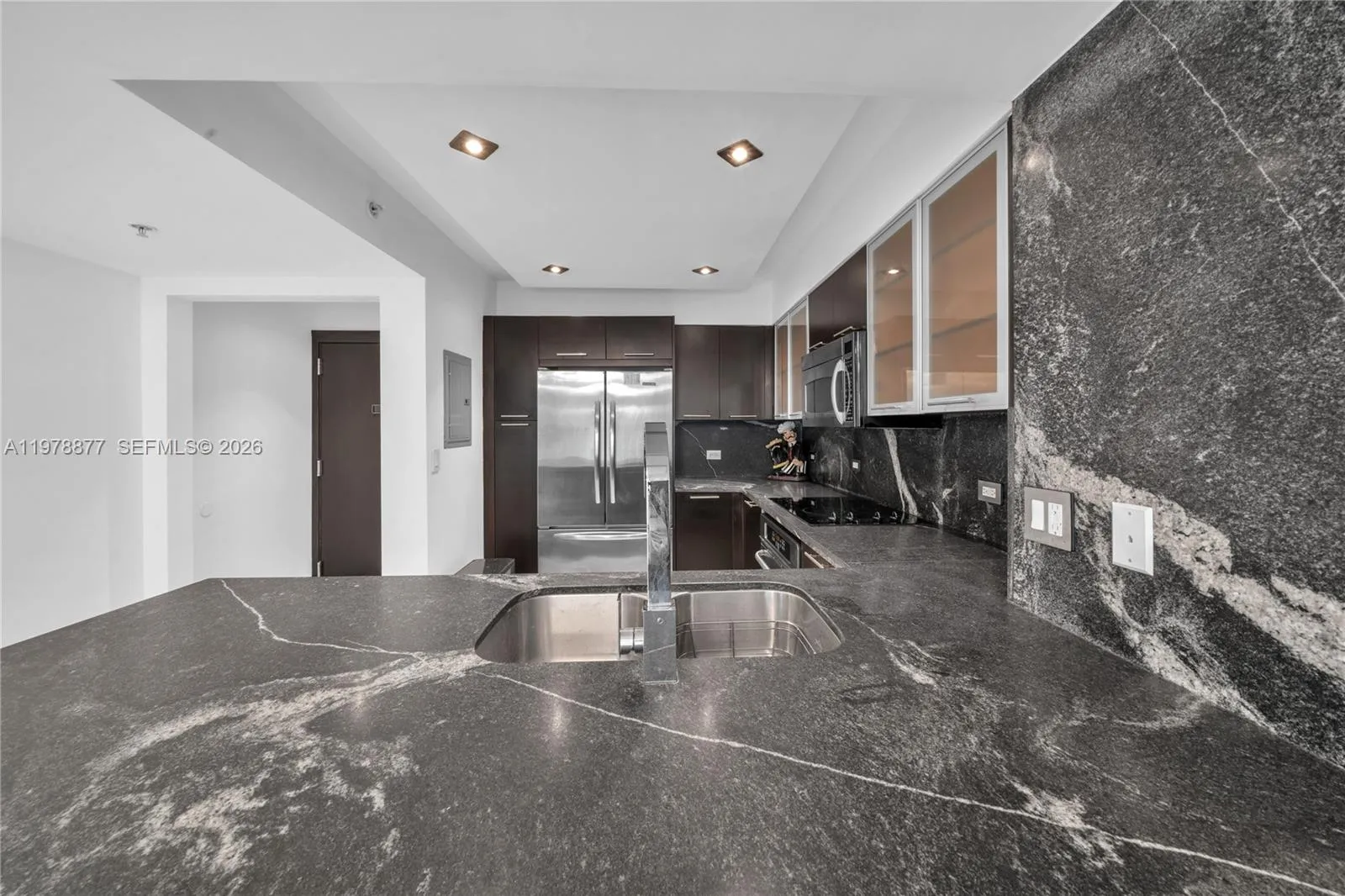 31 Se 5th St 407, Miami, Florida 33131, Miami, Florida 33131, 1 Bedroom Bedrooms, ,1 BathroomBathrooms,Residential Lease,For Rent,31 Se 5th St 407, Miami, Florida 33131,A11978877