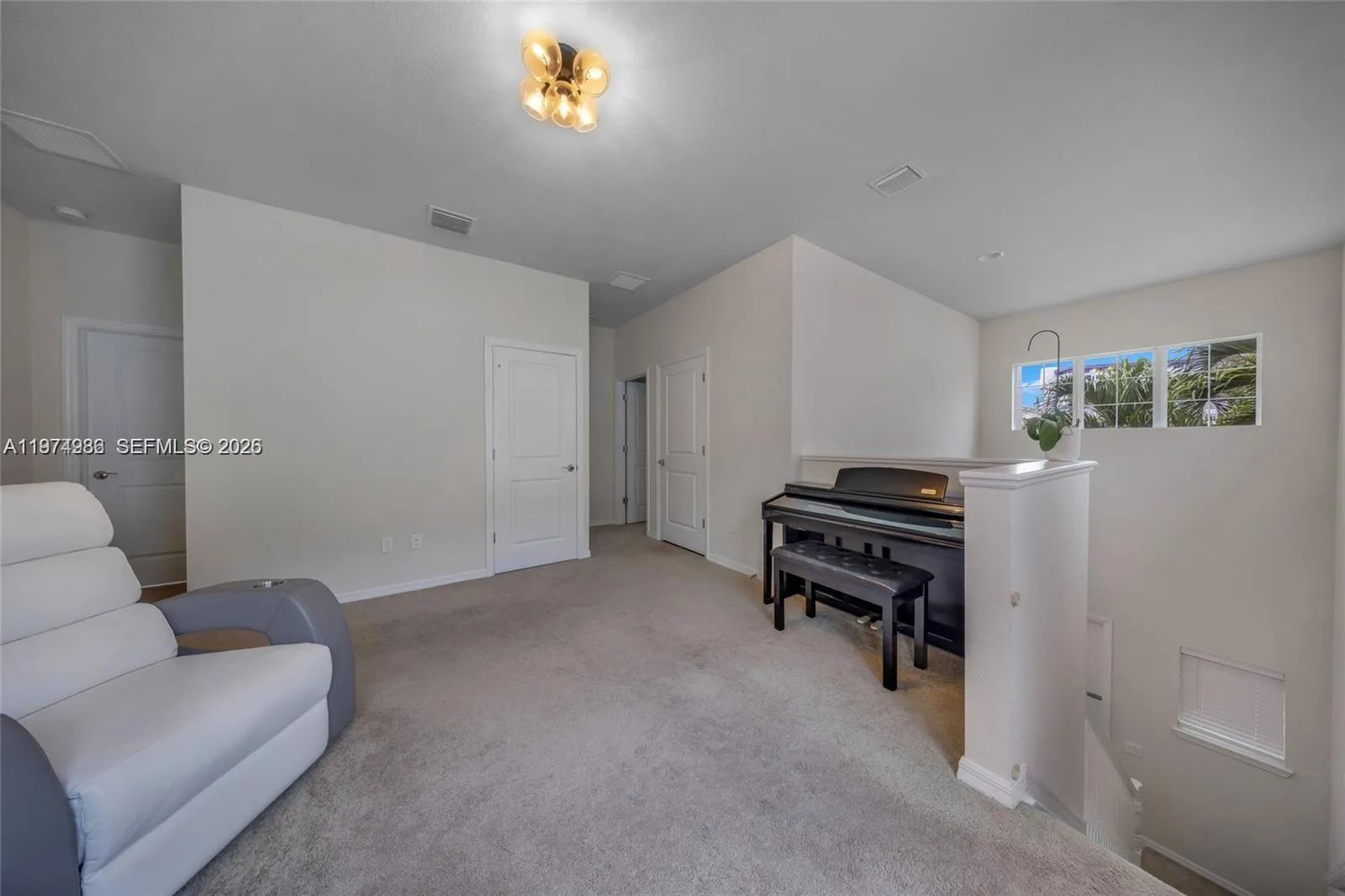 932 Banyan Dr #, Hollywood, Florida 33021, Hollywood, Florida 33021, 3 Bedrooms Bedrooms, ,2 BathroomsBathrooms,Residential Lease,For Rent,932 Banyan Dr #, Hollywood, Florida 33021,A11974986