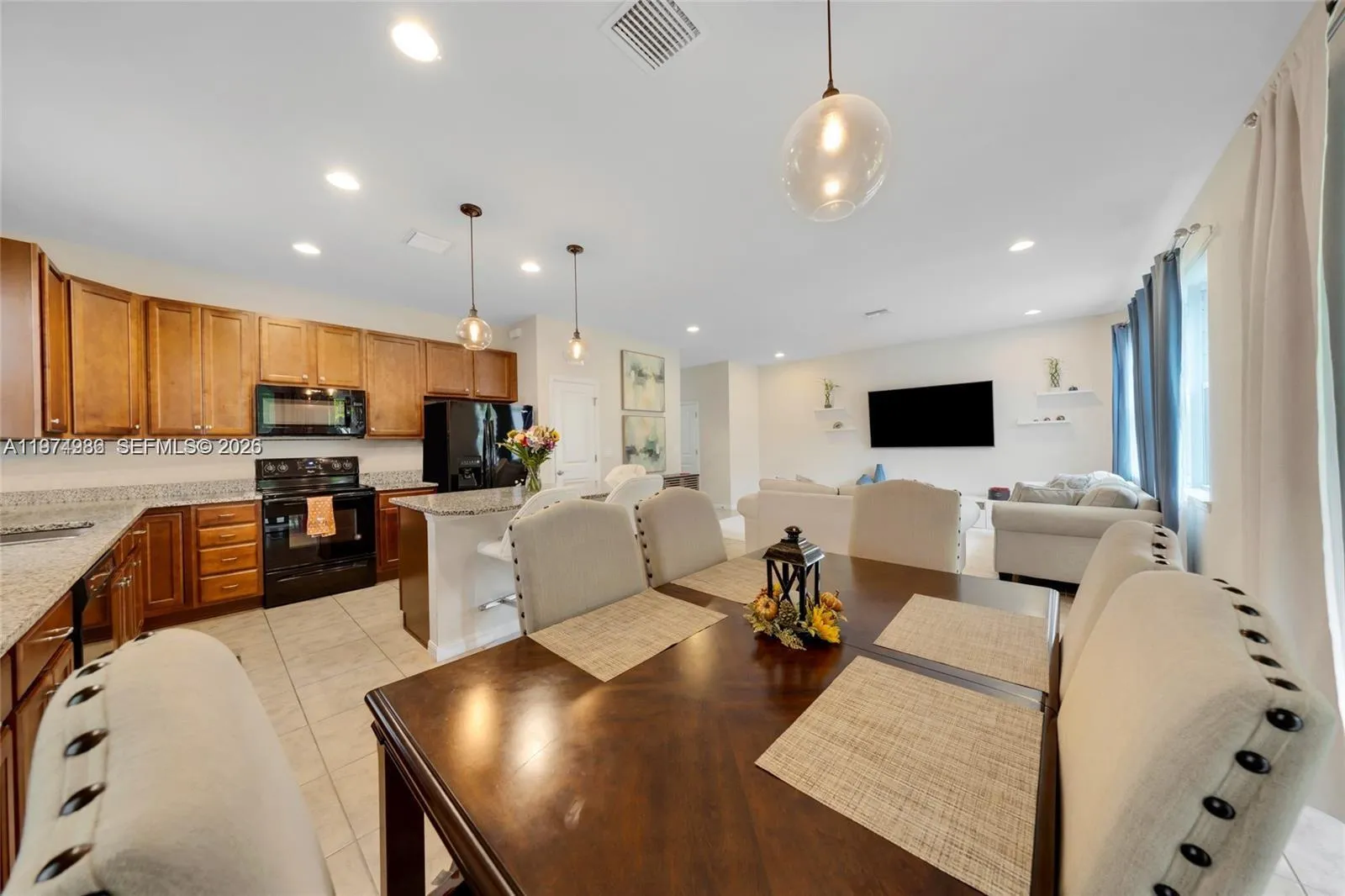 932 Banyan Dr #, Hollywood, Florida 33021, Hollywood, Florida 33021, 3 Bedrooms Bedrooms, ,2 BathroomsBathrooms,Residential Lease,For Rent,932 Banyan Dr #, Hollywood, Florida 33021,A11974986