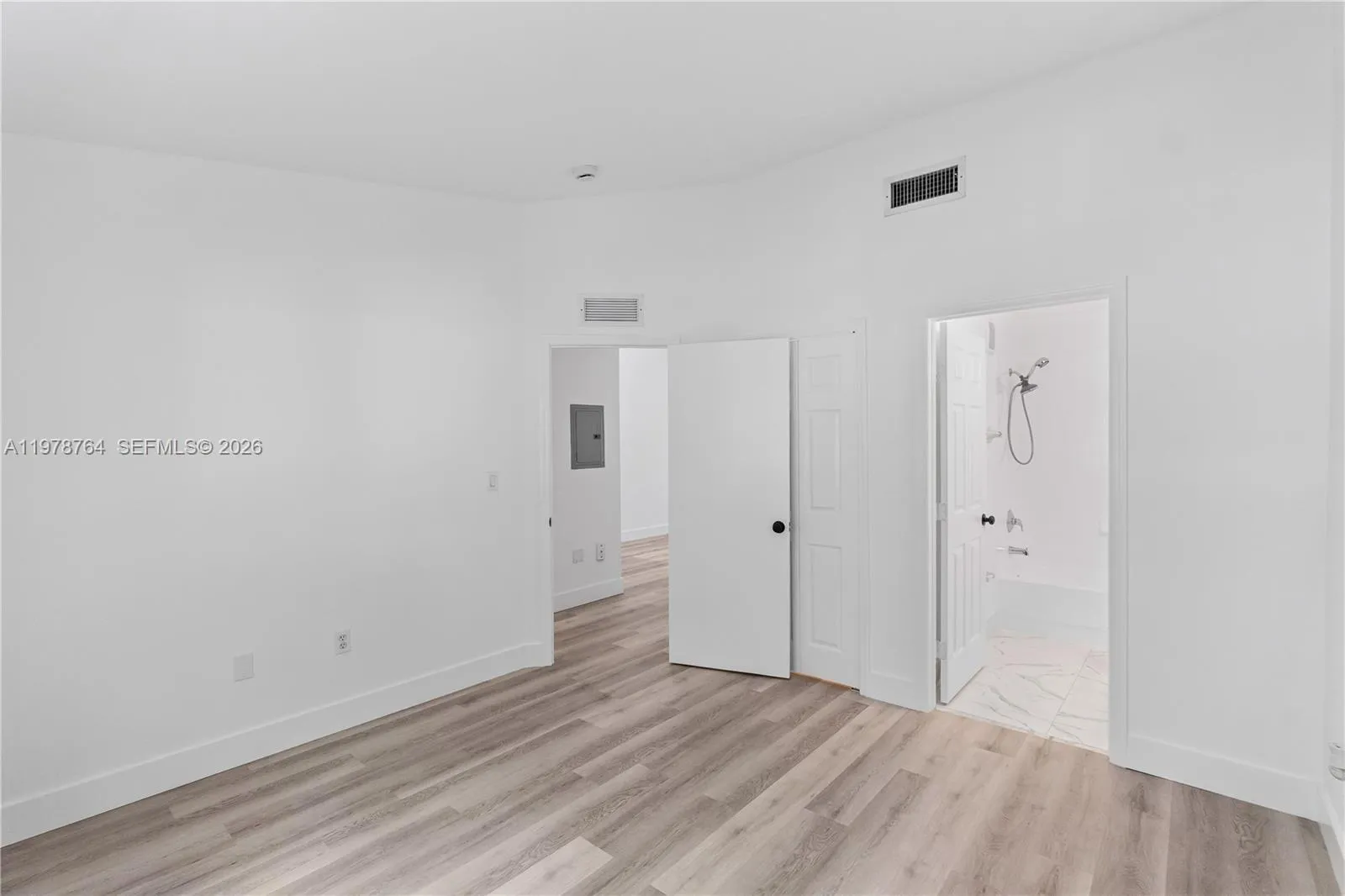 2930 12 Rd 204-31, Homestead, Florida 33035, Homestead, Florida 33035, 2 Bedrooms Bedrooms, ,2 BathroomsBathrooms,Residential Lease,For Rent,2930 12 Rd 204-31, Homestead, Florida 33035,A11978764