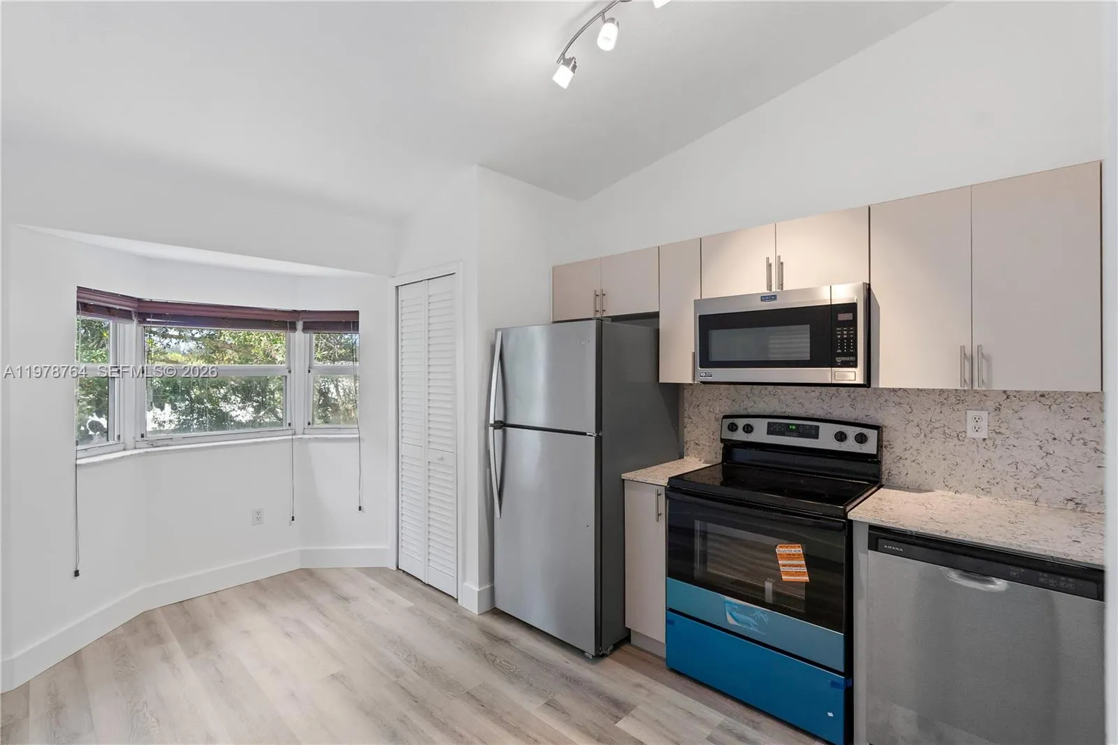 2930 12 Rd 204-31, Homestead, Florida 33035, Homestead, Florida 33035, 2 Bedrooms Bedrooms, ,2 BathroomsBathrooms,Residential Lease,For Rent,2930 12 Rd 204-31, Homestead, Florida 33035,A11978764