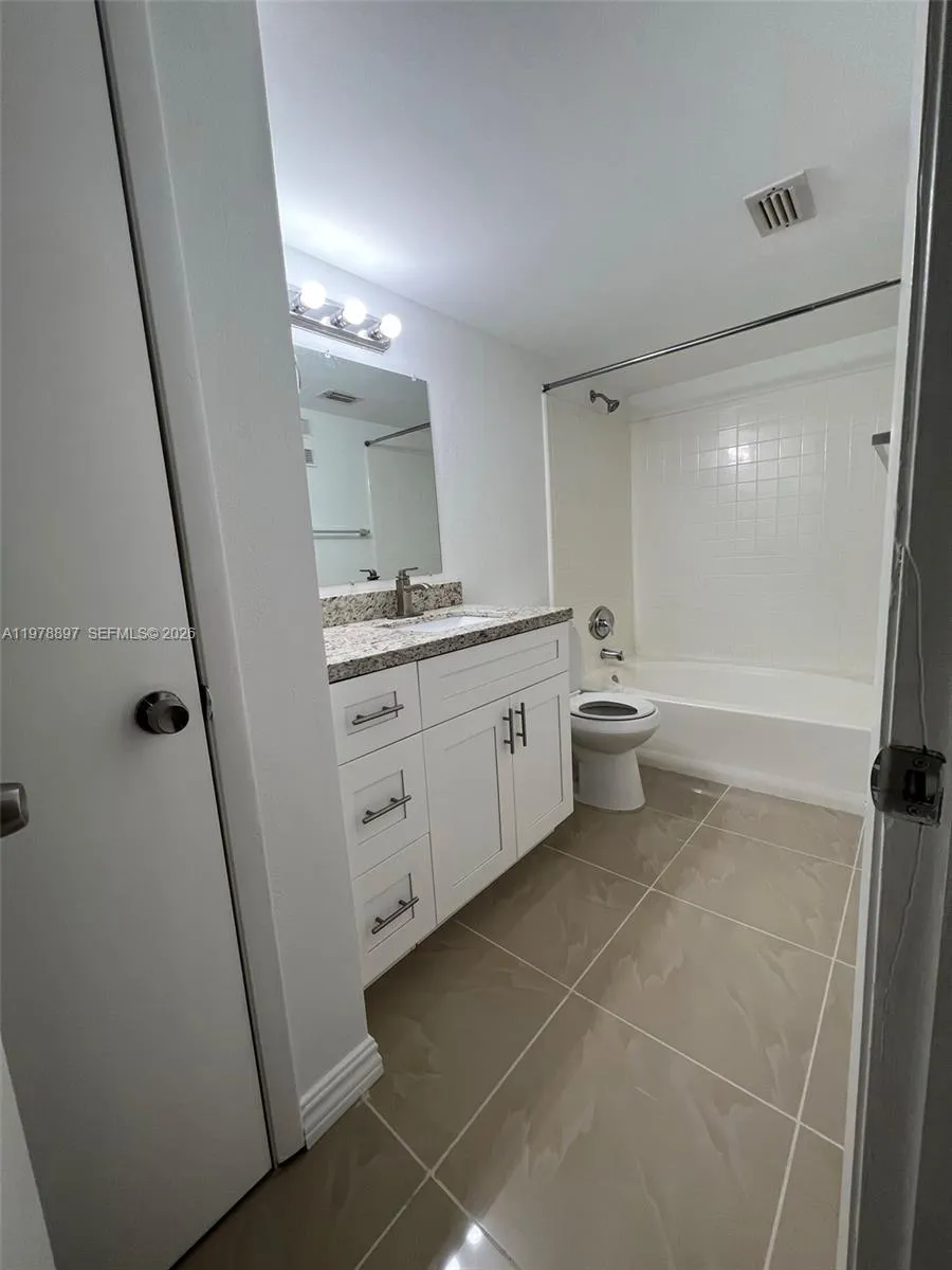 15581 Sw 104th Ter 224, Miami, Florida 33196, Miami, Florida 33196, 1 Bedroom Bedrooms, ,1 BathroomBathrooms,Residential Lease,For Rent,15581 Sw 104th Ter 224, Miami, Florida 33196,A11978897
