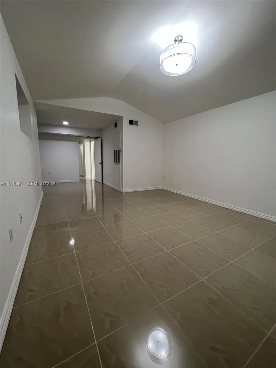 15581 Sw 104th Ter 224, Miami, Florida 33196, Miami, Florida 33196, 1 Bedroom Bedrooms, ,1 BathroomBathrooms,Residential Lease,For Rent,15581 Sw 104th Ter 224, Miami, Florida 33196,A11978897