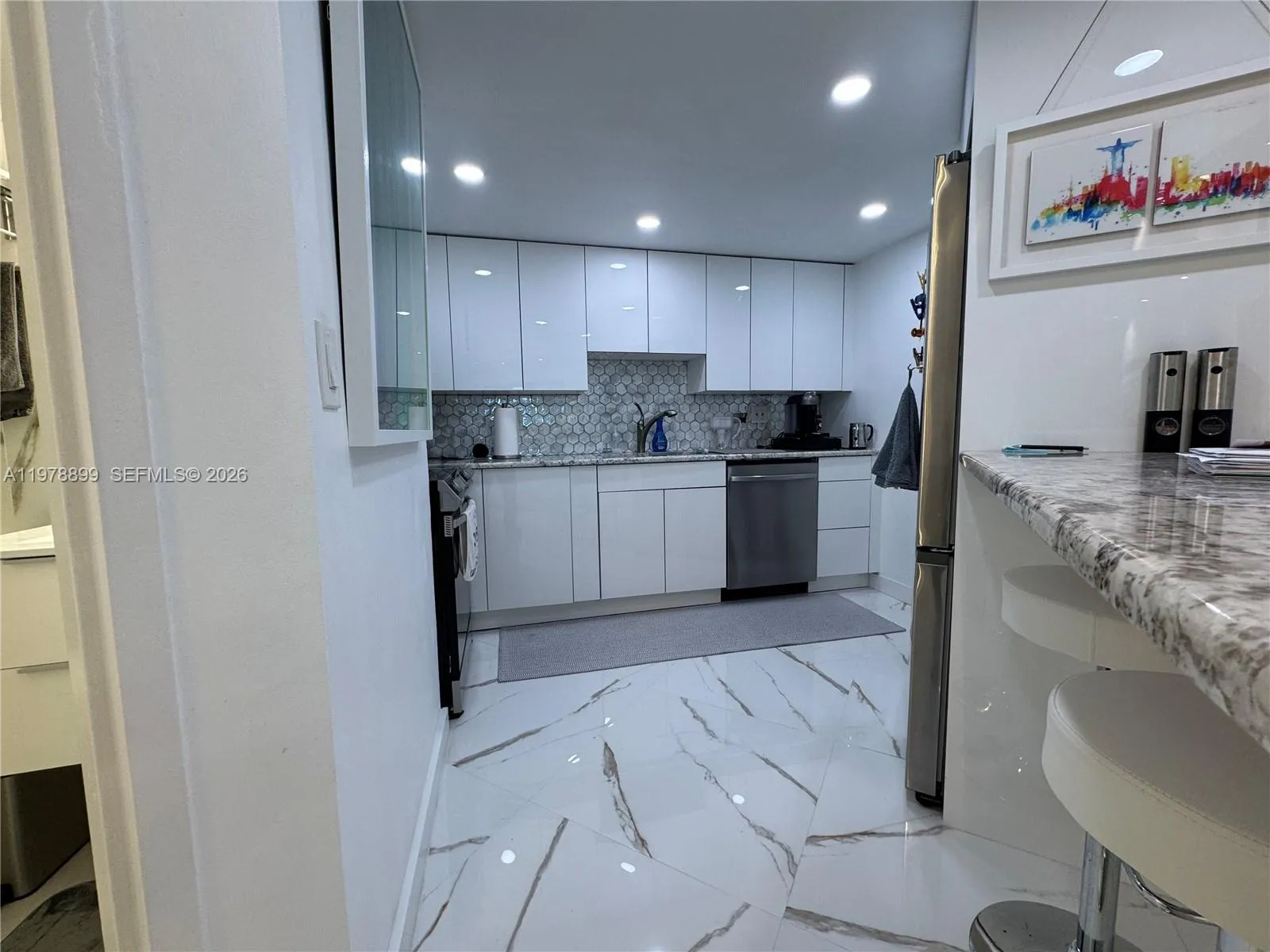 999 Brickell Bay Dr 710, Miami, Florida 33131, Miami, Florida 33131, 2 Bedrooms Bedrooms, ,2 BathroomsBathrooms,Residential Lease,For Rent,999 Brickell Bay Dr 710, Miami, Florida 33131,A11978899