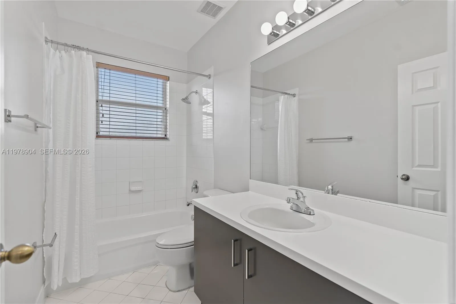 1655 Ne 33rd Rd 102-4, Homestead, Florida 33033, Homestead, Florida 33033, 3 Bedrooms Bedrooms, ,2 BathroomsBathrooms,Residential Lease,For Rent,1655 Ne 33rd Rd 102-4, Homestead, Florida 33033,A11978904