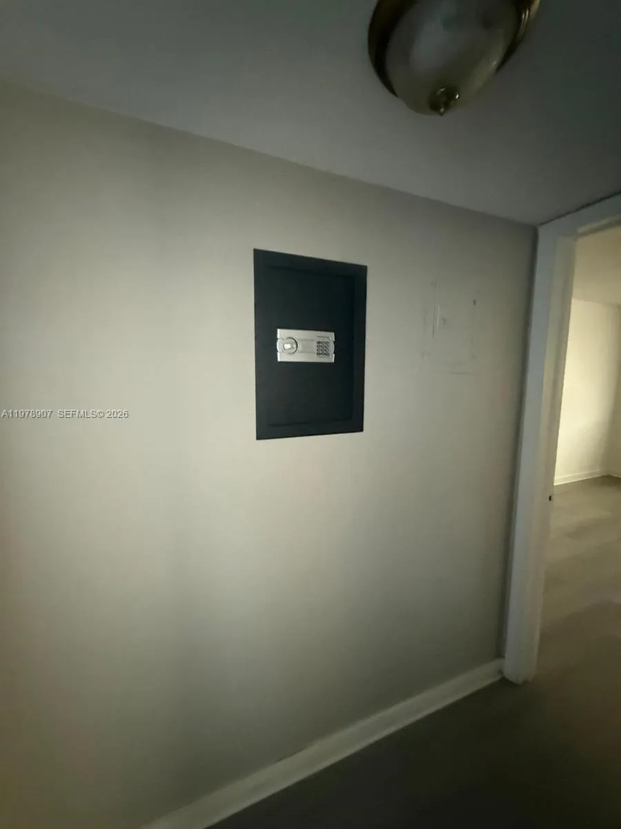 Hollywood, Florida 33020, 1 Bedroom Bedrooms, ,1 BathroomBathrooms,Residential Lease,For Rent,A11978907