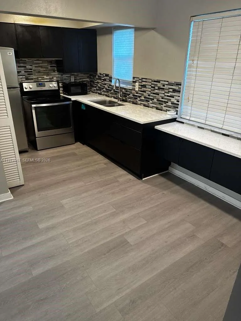 Hollywood, Florida 33020, 1 Bedroom Bedrooms, ,1 BathroomBathrooms,Residential Lease,For Rent,A11978907