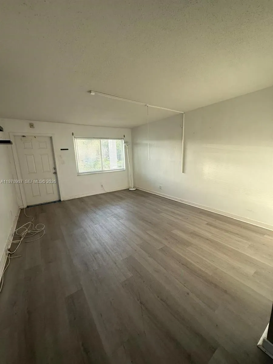 Hollywood, Florida 33020, 1 Bedroom Bedrooms, ,1 BathroomBathrooms,Residential Lease,For Rent,A11978907