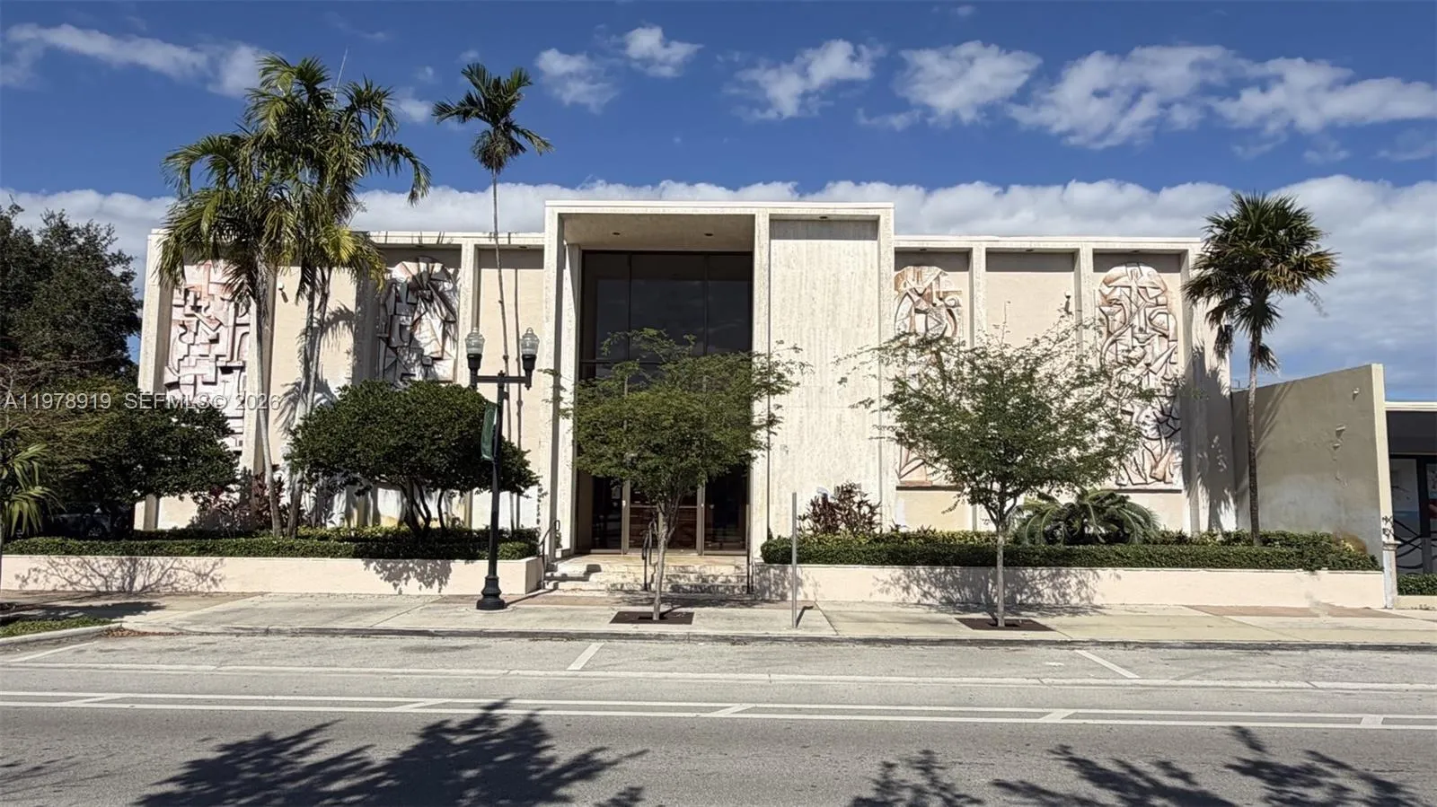 2435 Hollywood Blvd, Hollywood, Florida 33020, Hollywood, Florida 33020, ,Commercial Lease,For Rent,2435 Hollywood Blvd, Hollywood, Florida 33020,A11978919