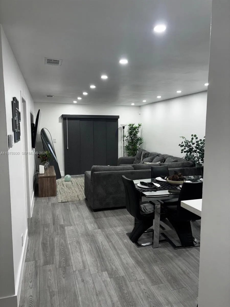 8036 Nw 41st Ct 8036, Sunrise, Florida 33351, Sunrise, Florida 33351, 2 Bedrooms Bedrooms, ,2 BathroomsBathrooms,Residential Lease,For Rent,8036 Nw 41st Ct 8036, Sunrise, Florida 33351,A11978930