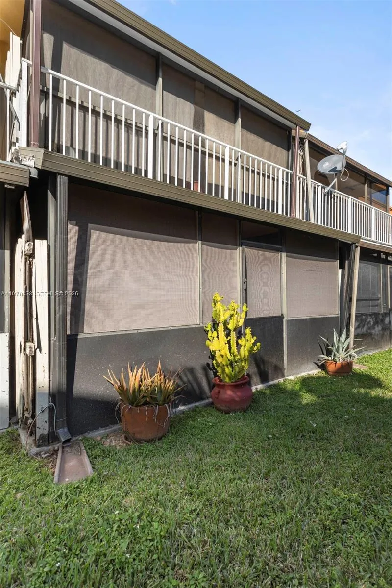 8380 Sw 154 56, Kendall, Florida 33193, Kendall, Florida 33193, 2 Bedrooms Bedrooms, ,2 BathroomsBathrooms,Residential Lease,For Rent,8380 Sw 154 56, Kendall, Florida 33193,A11978828