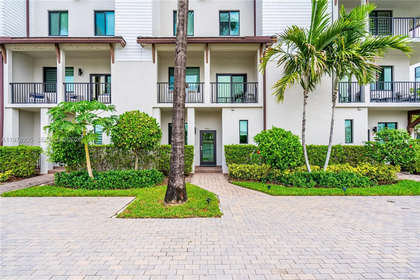 4703 Nw 84th Ct 4703, Doral, Florida 33166, Doral, Florida 33166, 3 Bedrooms Bedrooms, ,3 BathroomsBathrooms,Residential Lease,For Rent,4703 Nw 84th Ct 4703, Doral, Florida 33166,A11978935