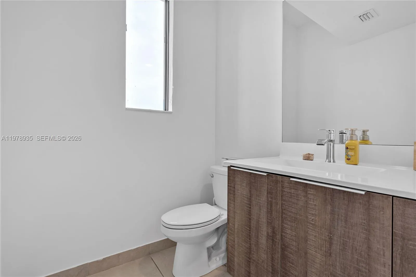 4703 Nw 84th Ct 4703, Doral, Florida 33166, Doral, Florida 33166, 3 Bedrooms Bedrooms, ,3 BathroomsBathrooms,Residential Lease,For Rent,4703 Nw 84th Ct 4703, Doral, Florida 33166,A11978935