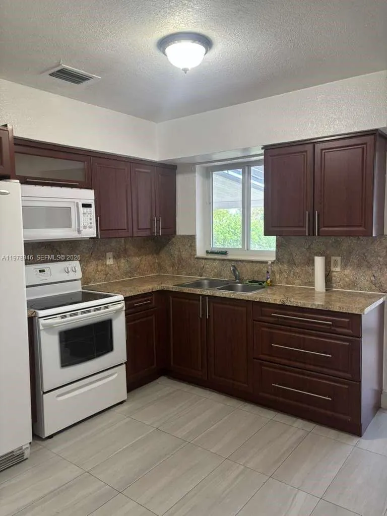 1170 Nw 90th St 1170, Miami, Florida 33150, Miami, Florida 33150, 2 Bedrooms Bedrooms, ,1 BathroomBathrooms,Residential Lease,For Rent,1170 Nw 90th St 1170, Miami, Florida 33150,A11978946