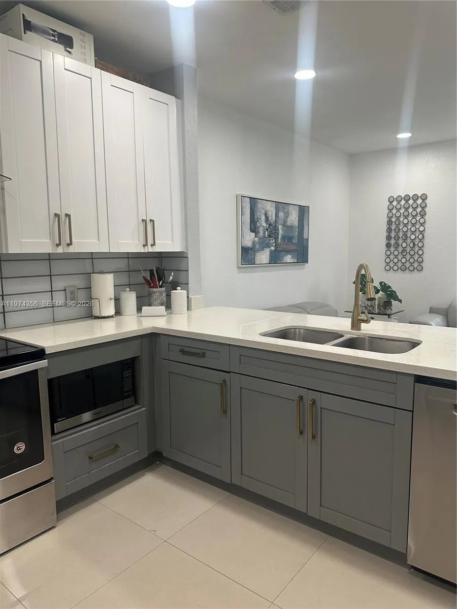 15775 Sw 41st St 68, Miramar, Florida 33027, Miramar, Florida 33027, 3 Bedrooms Bedrooms, ,2 BathroomsBathrooms,Residential,For Sale,15775 Sw 41st St 68, Miramar, Florida 33027,A11974356