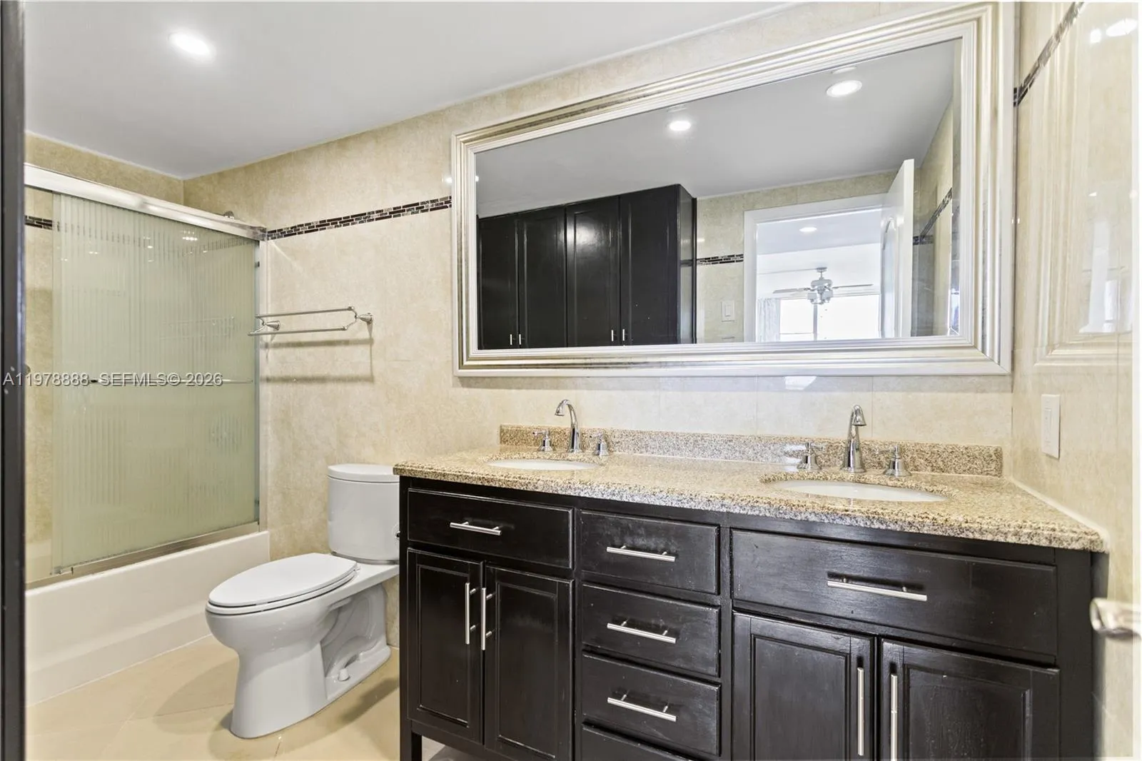 3850 Washington St 816, Hollywood, Florida 33021, Hollywood, Florida 33021, 2 Bedrooms Bedrooms, ,2 BathroomsBathrooms,Residential,For Sale,3850 Washington St 816, Hollywood, Florida 33021,A11978888