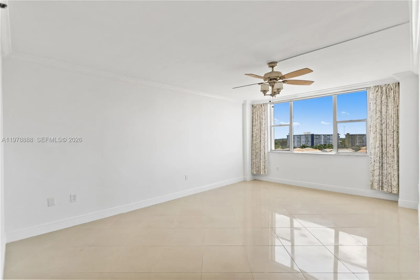 3850 Washington St 816, Hollywood, Florida 33021, Hollywood, Florida 33021, 2 Bedrooms Bedrooms, ,2 BathroomsBathrooms,Residential,For Sale,3850 Washington St 816, Hollywood, Florida 33021,A11978888