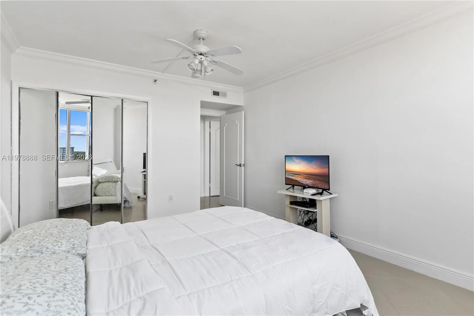 3850 Washington St 816, Hollywood, Florida 33021, Hollywood, Florida 33021, 2 Bedrooms Bedrooms, ,2 BathroomsBathrooms,Residential,For Sale,3850 Washington St 816, Hollywood, Florida 33021,A11978888