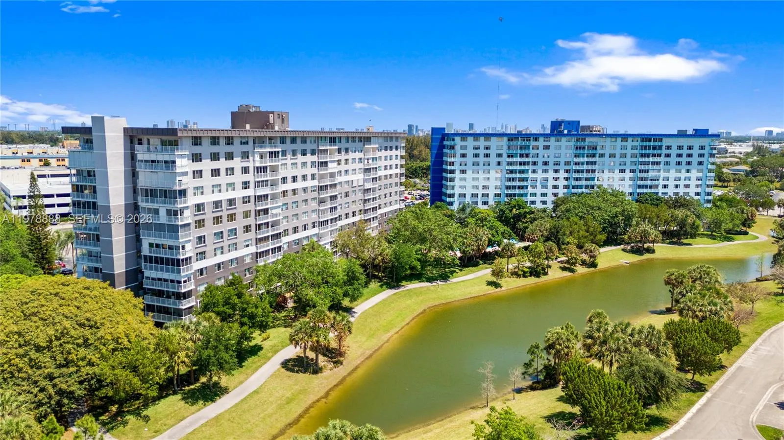 3850 Washington St 816, Hollywood, Florida 33021, Hollywood, Florida 33021, 2 Bedrooms Bedrooms, ,2 BathroomsBathrooms,Residential,For Sale,3850 Washington St 816, Hollywood, Florida 33021,A11978888