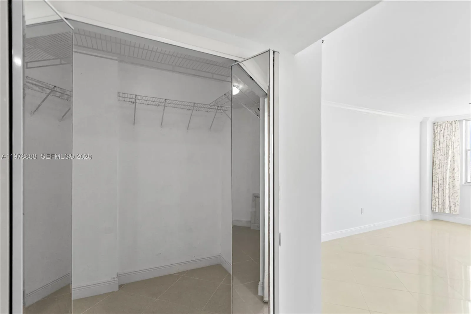 3850 Washington St 816, Hollywood, Florida 33021, Hollywood, Florida 33021, 2 Bedrooms Bedrooms, ,2 BathroomsBathrooms,Residential,For Sale,3850 Washington St 816, Hollywood, Florida 33021,A11978888