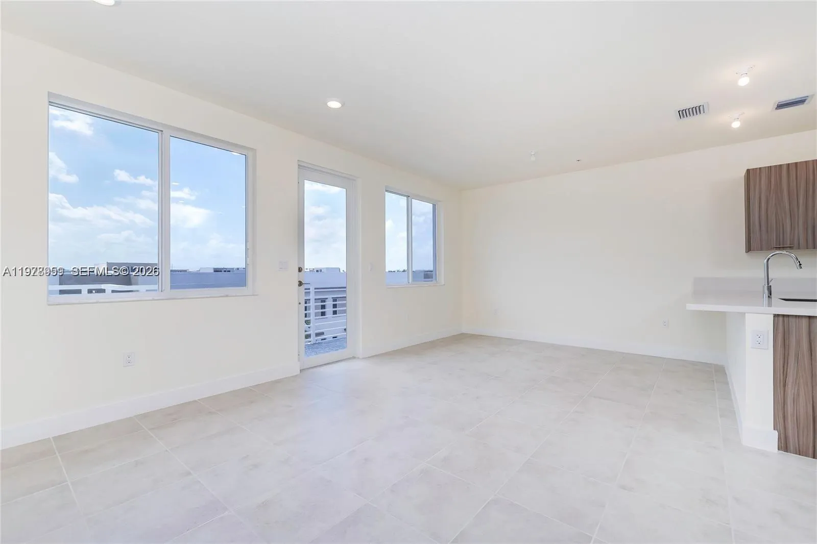 6410 Nw 102nd Path 303, Doral, Florida 33178, Doral, Florida 33178, 3 Bedrooms Bedrooms, ,2 BathroomsBathrooms,Residential Lease,For Rent,6410 Nw 102nd Path 303, Doral, Florida 33178,A11978959