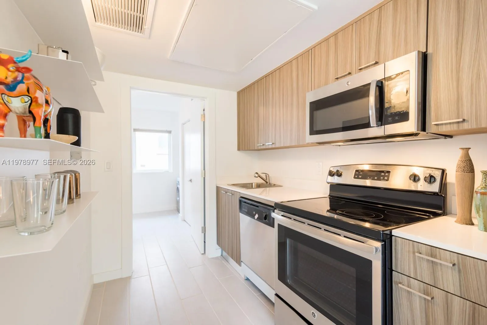 740 Meridian Ave 23, Miami Beach, Florida 33139, Miami Beach, Florida 33139, 1 Bedroom Bedrooms, ,1 BathroomBathrooms,Residential Lease,For Rent,740 Meridian Ave 23, Miami Beach, Florida 33139,A11978977