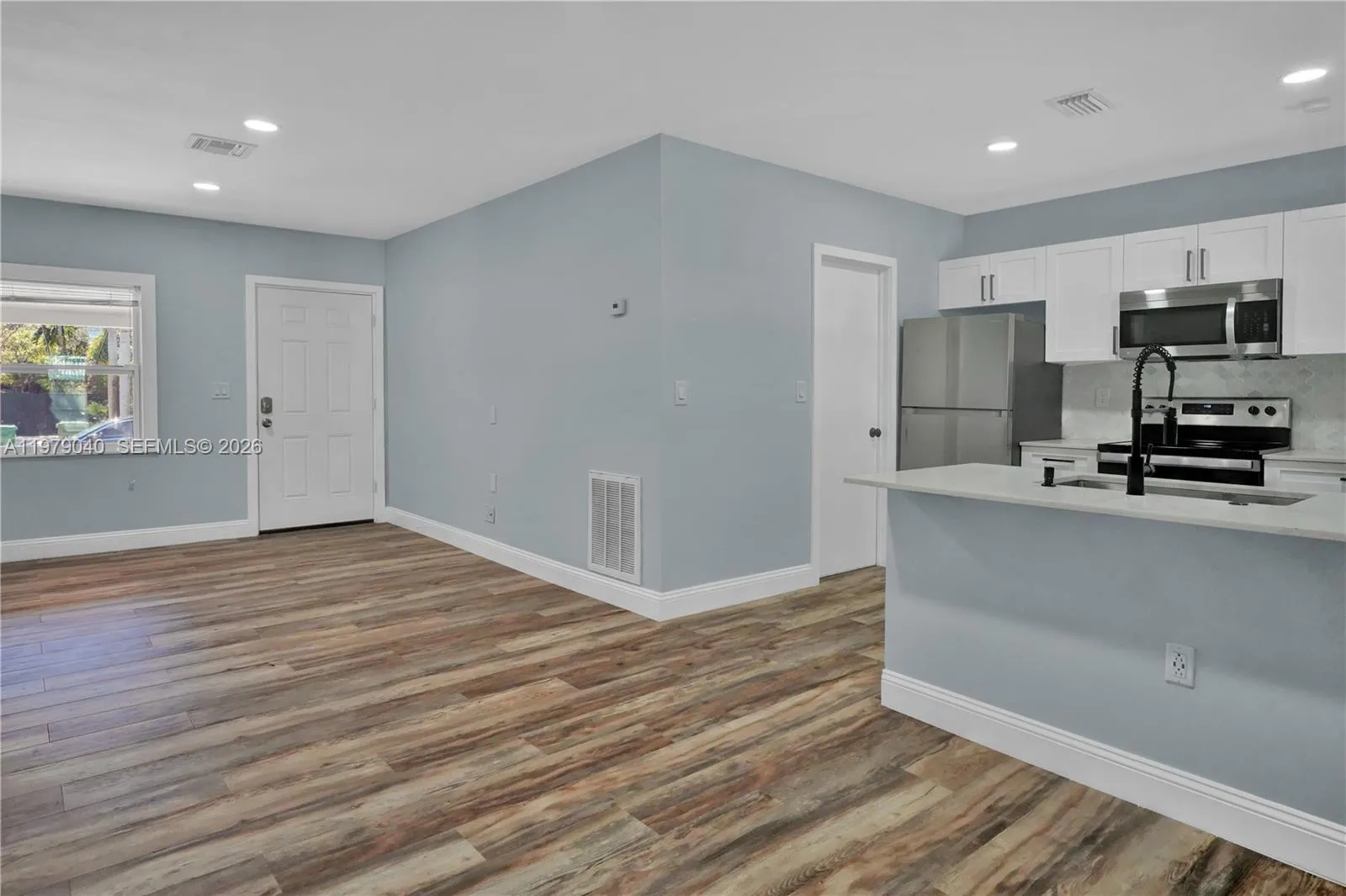 607 Sw 9th St, Fort Lauderdale, Florida 33315, Fort Lauderdale, Florida 33315, 2 Bedrooms Bedrooms, ,1 BathroomBathrooms,Residential Lease,For Rent,607 Sw 9th St, Fort Lauderdale, Florida 33315,A11979040