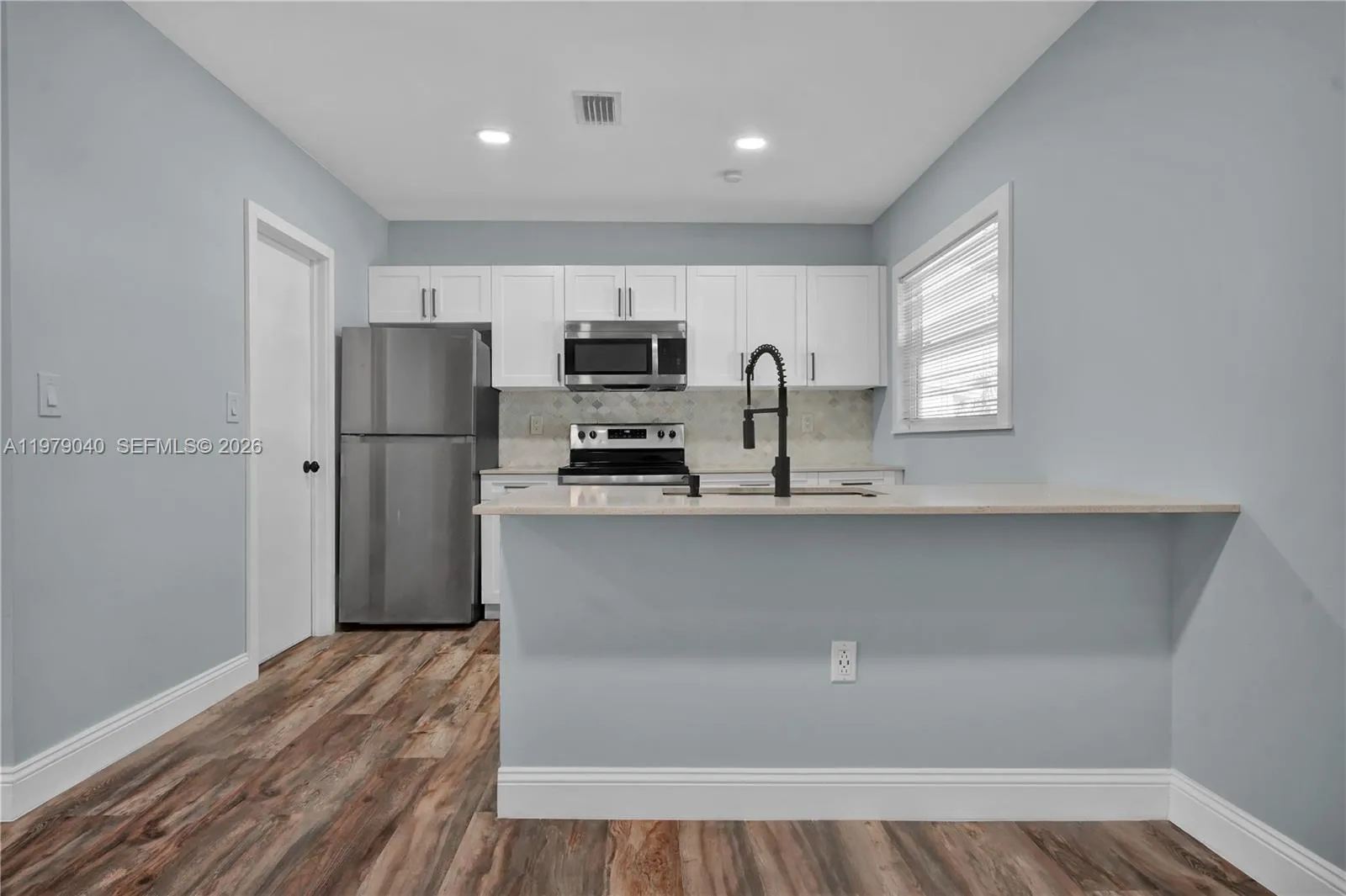 607 Sw 9th St, Fort Lauderdale, Florida 33315, Fort Lauderdale, Florida 33315, 2 Bedrooms Bedrooms, ,1 BathroomBathrooms,Residential Lease,For Rent,607 Sw 9th St, Fort Lauderdale, Florida 33315,A11979040