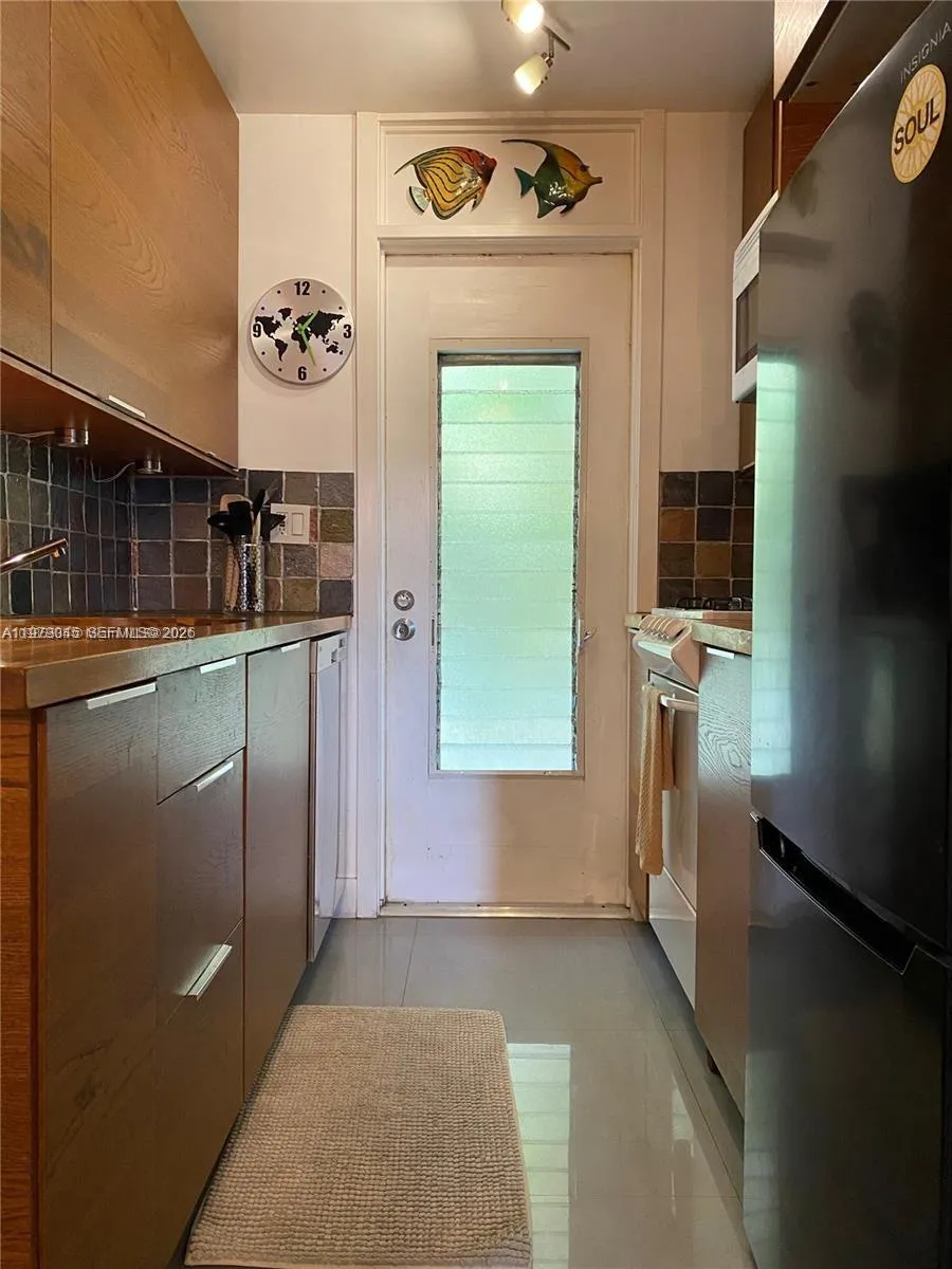 921 Jefferson Ave 3b, Miami Beach, Florida 33139, Miami Beach, Florida 33139, 1 Bedroom Bedrooms, ,1 BathroomBathrooms,Residential Lease,For Rent,921 Jefferson Ave 3b, Miami Beach, Florida 33139,A11979045