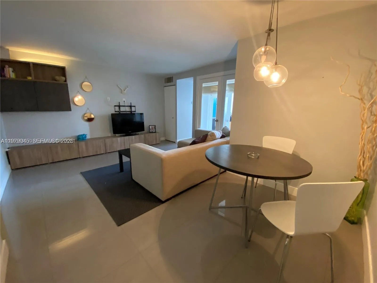 921 Jefferson Ave 3b, Miami Beach, Florida 33139, Miami Beach, Florida 33139, 1 Bedroom Bedrooms, ,1 BathroomBathrooms,Residential Lease,For Rent,921 Jefferson Ave 3b, Miami Beach, Florida 33139,A11979045