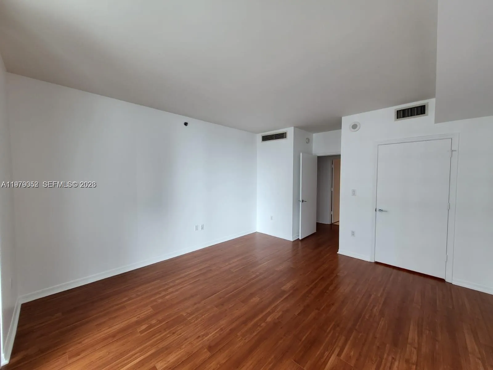 500 Brickell Ave 2906, Miami, Florida 33131, Miami, Florida 33131, 1 Bedroom Bedrooms, ,1 BathroomBathrooms,Residential Lease,For Rent,500 Brickell Ave 2906, Miami, Florida 33131,A11979052