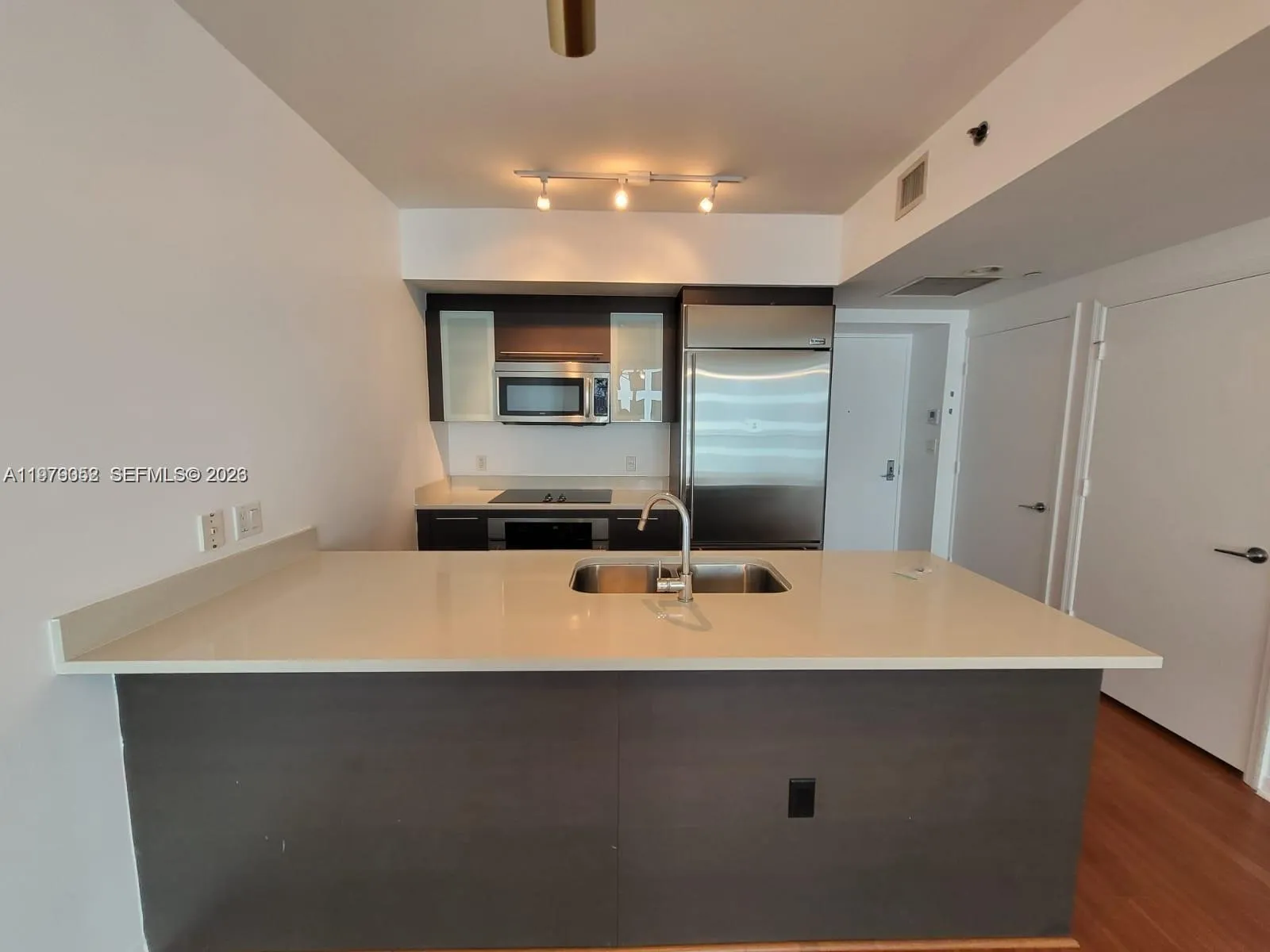 500 Brickell Ave 2906, Miami, Florida 33131, Miami, Florida 33131, 1 Bedroom Bedrooms, ,1 BathroomBathrooms,Residential Lease,For Rent,500 Brickell Ave 2906, Miami, Florida 33131,A11979052