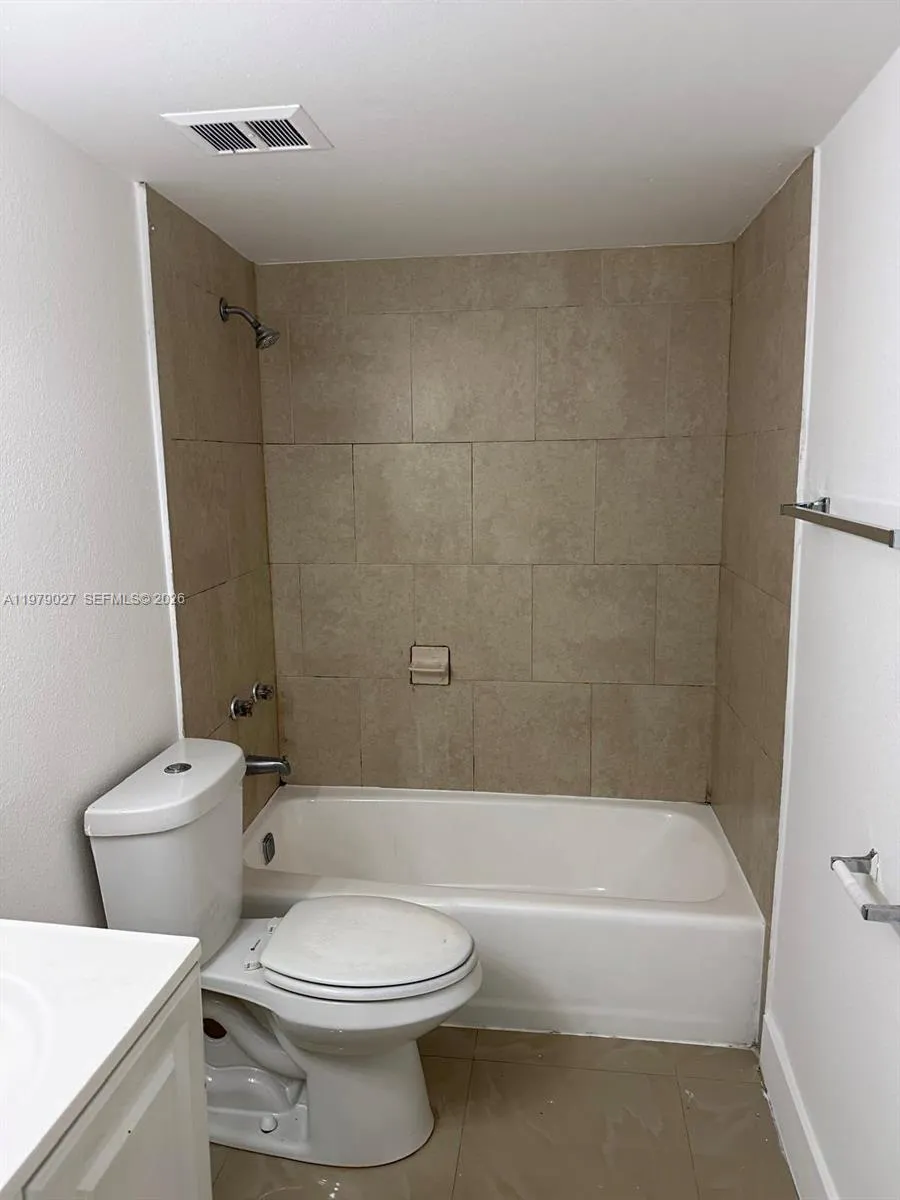 17911 Nw 68th Ave N104, Hialeah, Florida 33015, Hialeah, Florida 33015, 2 Bedrooms Bedrooms, ,2 BathroomsBathrooms,Residential Lease,For Rent,17911 Nw 68th Ave N104, Hialeah, Florida 33015,A11979027
