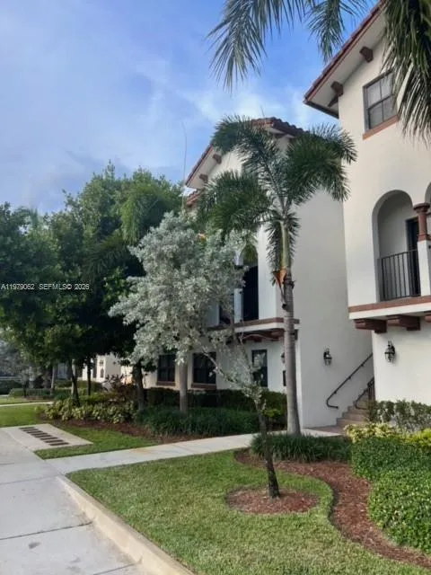 10600 Nw 88th St 215, Doral, Florida 33178, Doral, Florida 33178, 2 Bedrooms Bedrooms, ,2 BathroomsBathrooms,Residential Lease,For Rent,10600 Nw 88th St 215, Doral, Florida 33178,A11979062