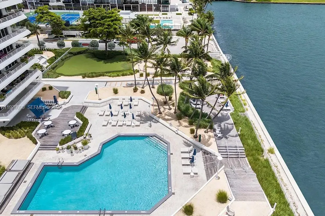 555 Ne 34th St 1802, Miami, Florida 33137, Miami, Florida 33137, 2 Bedrooms Bedrooms, ,2 BathroomsBathrooms,Residential Lease,For Rent,555 Ne 34th St 1802, Miami, Florida 33137,A11979090