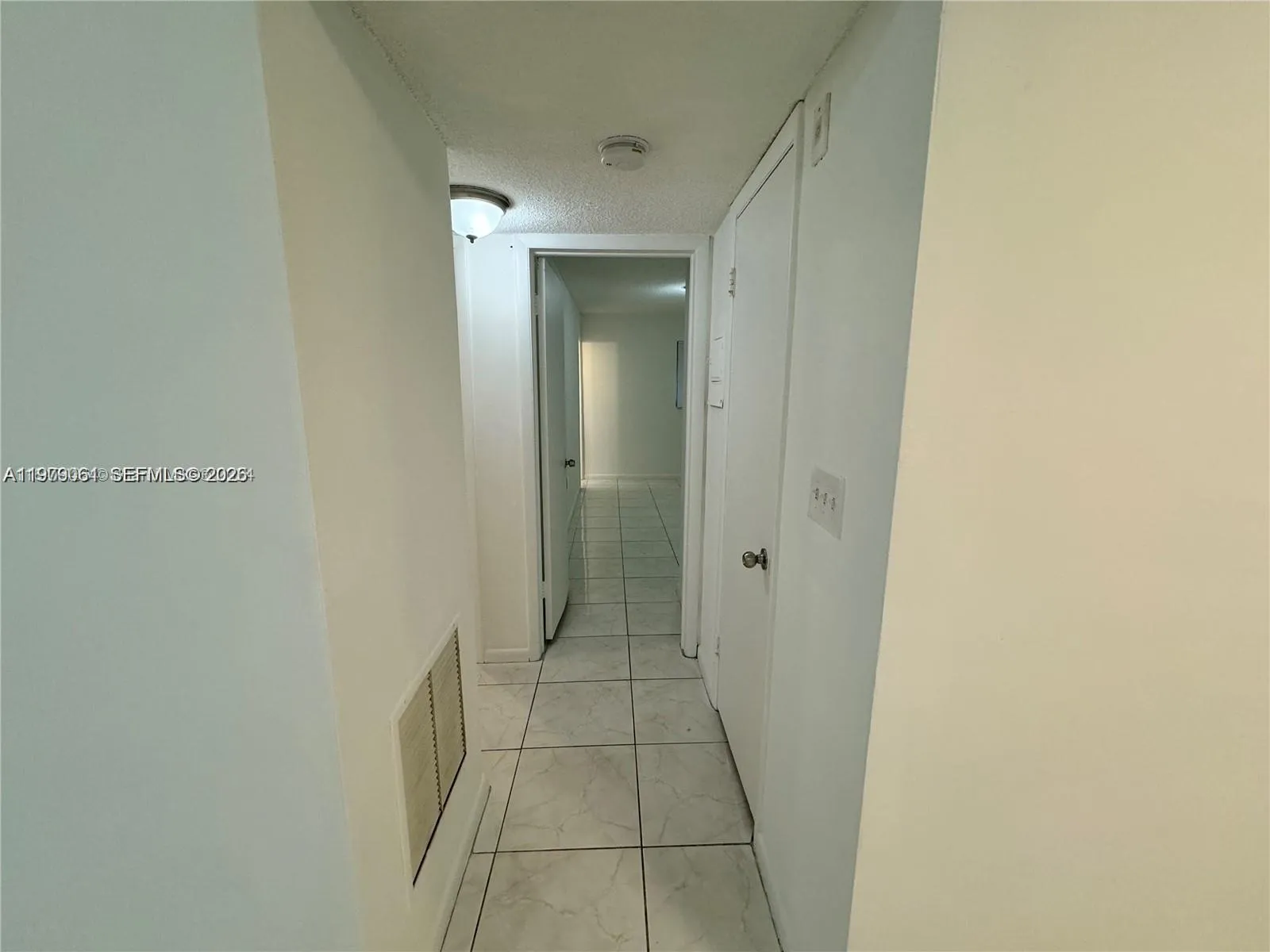 2005 Jefferson St 205, Hollywood, Florida 33020, Hollywood, Florida 33020, 2 Bedrooms Bedrooms, ,2 BathroomsBathrooms,Residential Lease,For Rent,2005 Jefferson St 205, Hollywood, Florida 33020,A11979061