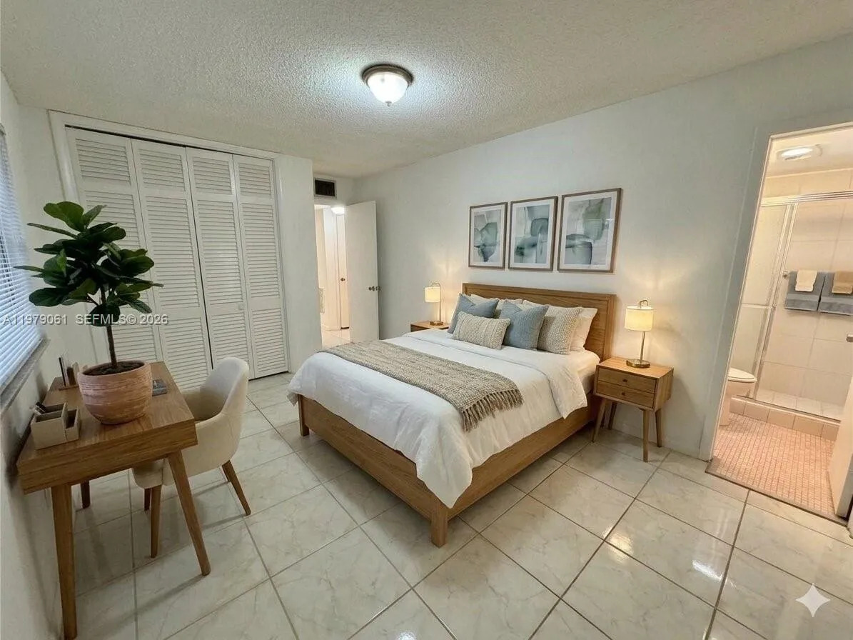 2005 Jefferson St 205, Hollywood, Florida 33020, Hollywood, Florida 33020, 2 Bedrooms Bedrooms, ,2 BathroomsBathrooms,Residential Lease,For Rent,2005 Jefferson St 205, Hollywood, Florida 33020,A11979061