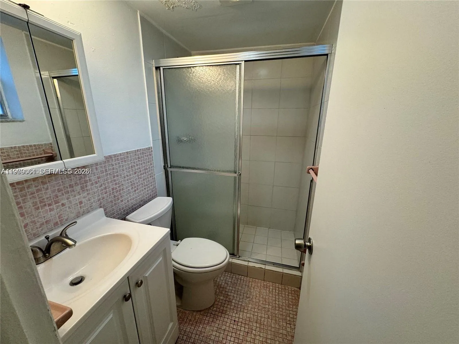2005 Jefferson St 205, Hollywood, Florida 33020, Hollywood, Florida 33020, 2 Bedrooms Bedrooms, ,2 BathroomsBathrooms,Residential Lease,For Rent,2005 Jefferson St 205, Hollywood, Florida 33020,A11979061