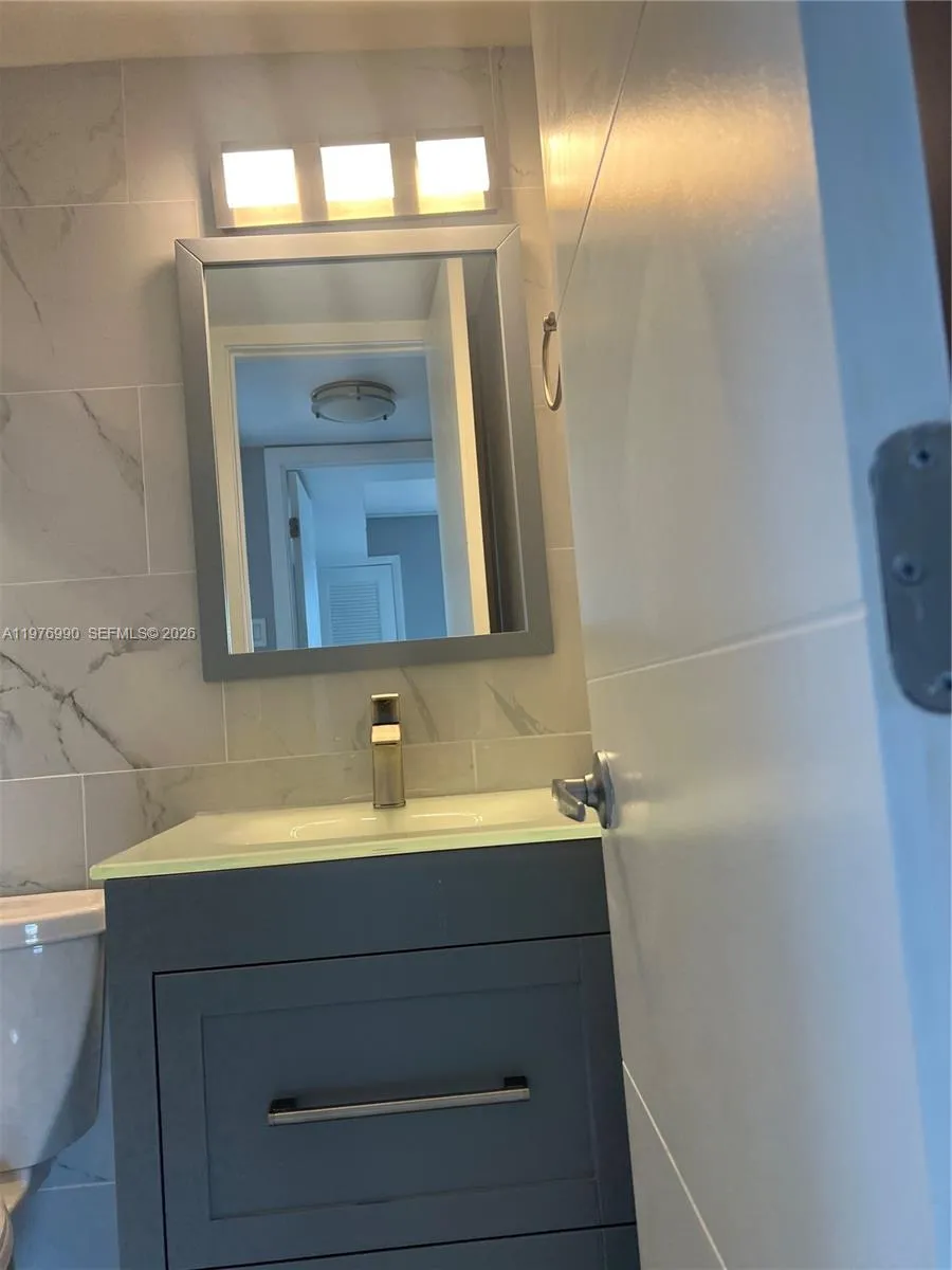 3304 Virginia St 7b, Miami, Florida 33133, Miami, Florida 33133, 2 Bedrooms Bedrooms, ,2 BathroomsBathrooms,Residential,For Sale,3304 Virginia St 7b, Miami, Florida 33133,A11976990