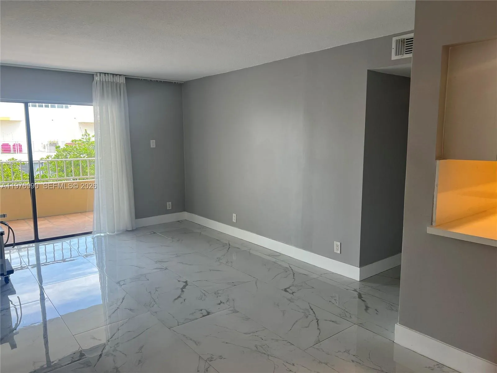 3304 Virginia St 7b, Miami, Florida 33133, Miami, Florida 33133, 2 Bedrooms Bedrooms, ,2 BathroomsBathrooms,Residential,For Sale,3304 Virginia St 7b, Miami, Florida 33133,A11976990